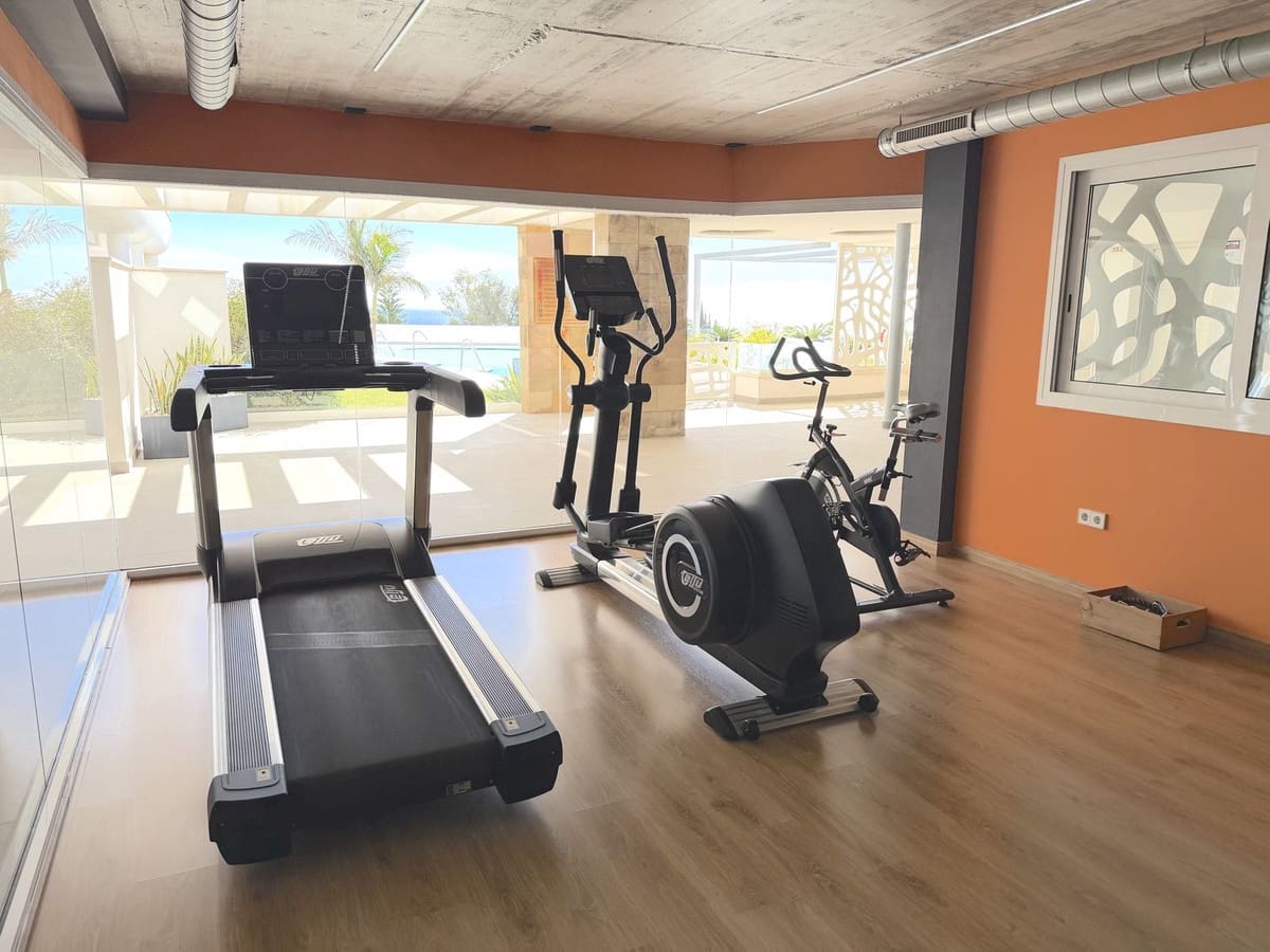 3 slaapkamer Flat te koop in Fuengirola met zwembad garage - € 675.000 (Ref: 9760199)