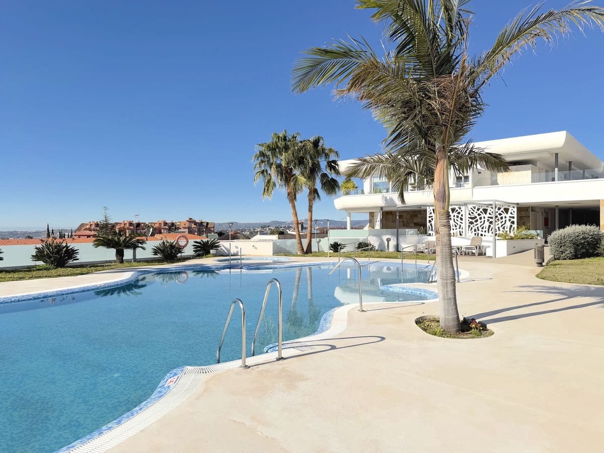 3 slaapkamer Flat te koop in Fuengirola met zwembad garage - € 675.000 (Ref: 9760199)
