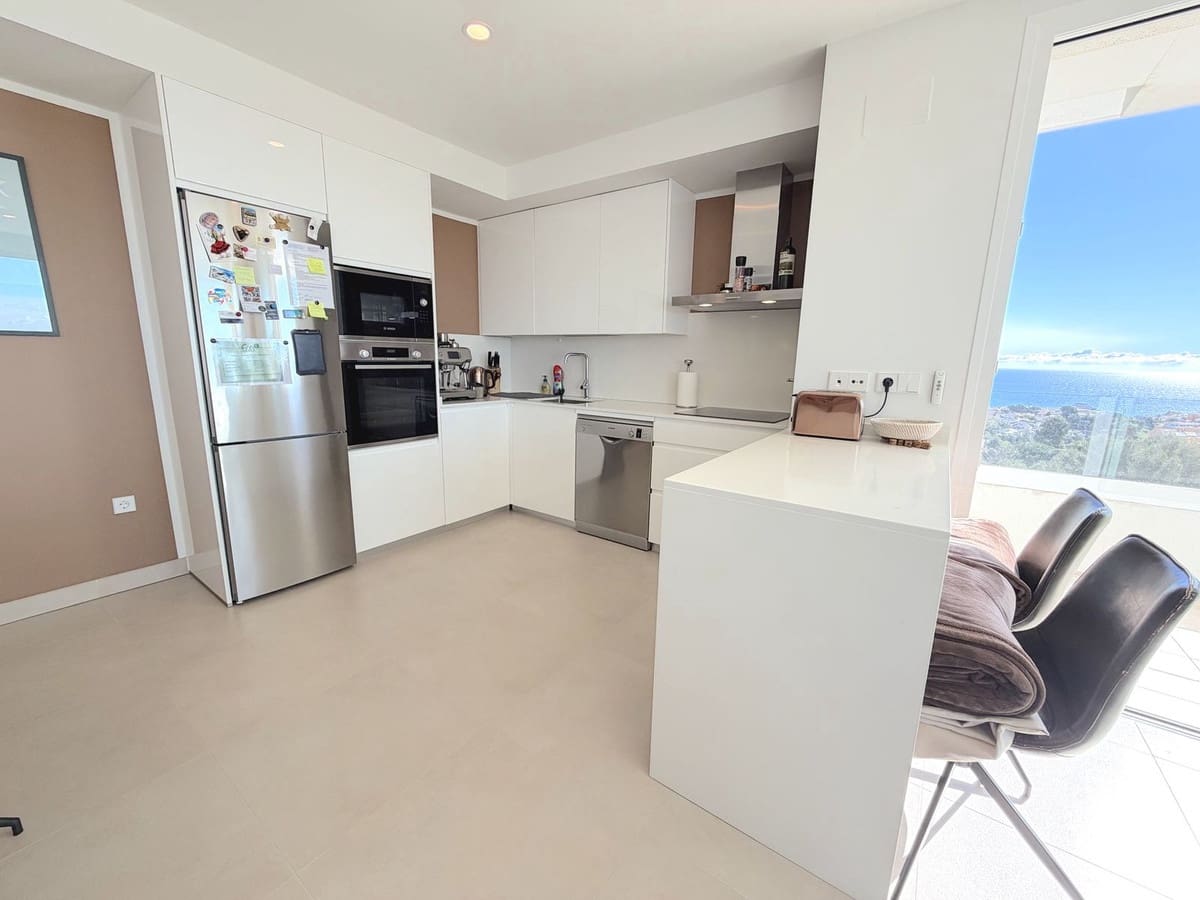 3 slaapkamer Flat te koop in Fuengirola met zwembad garage - € 675.000 (Ref: 9760199)