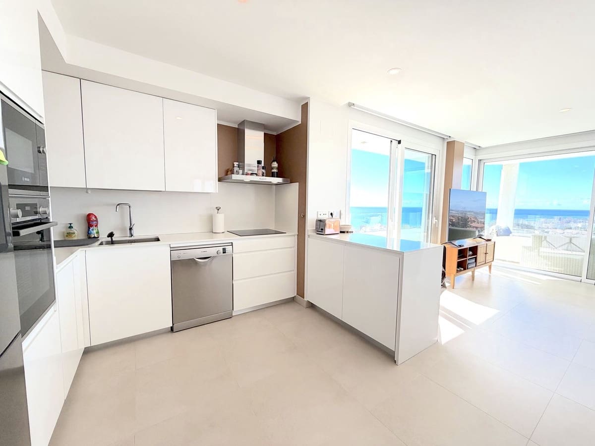 3 slaapkamer Flat te koop in Fuengirola met zwembad garage - € 675.000 (Ref: 9760199)