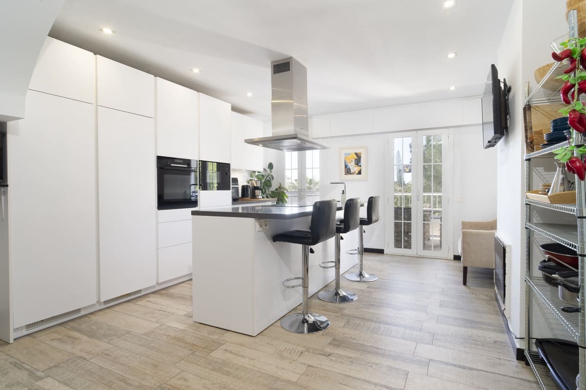 2 chambre Villa/Maison à vendre à Marbella avec piscine - 650 000 € (Ref: 9760200)