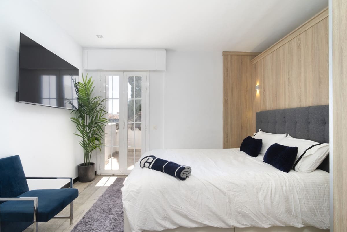 2 chambre Villa/Maison à vendre à Marbella avec piscine - 650 000 € (Ref: 9760200)