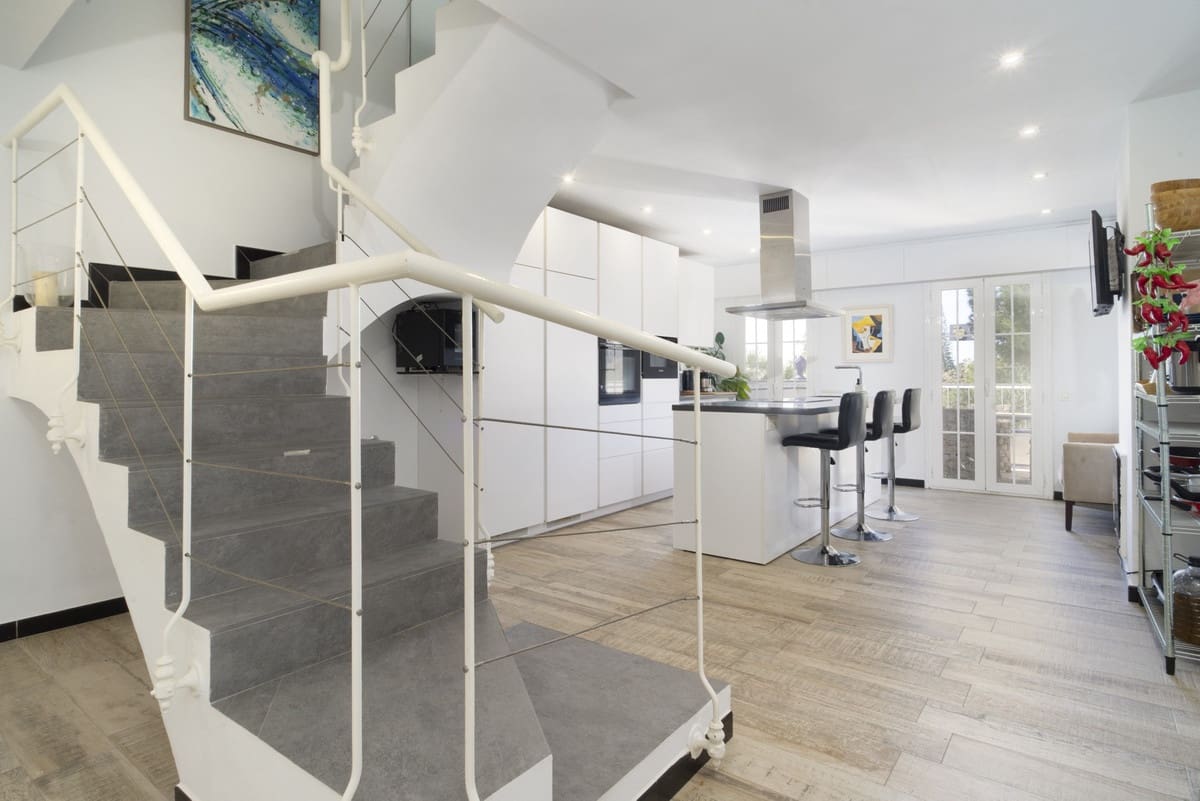 2 chambre Villa/Maison à vendre à Marbella avec piscine - 650 000 € (Ref: 9760200)