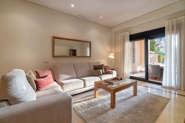 2 quarto Apartamento para venda em Puerto Banus, Marbella com garagem - 895 000 € (Ref: 9761322)