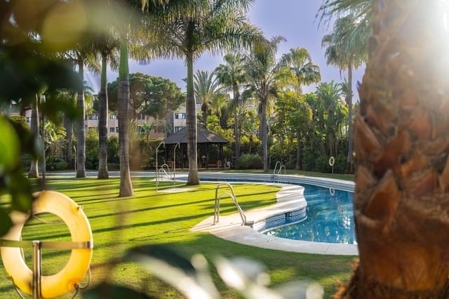 2 quarto Apartamento para venda em Puerto Banus, Marbella com garagem - 895 000 € (Ref: 9761322)