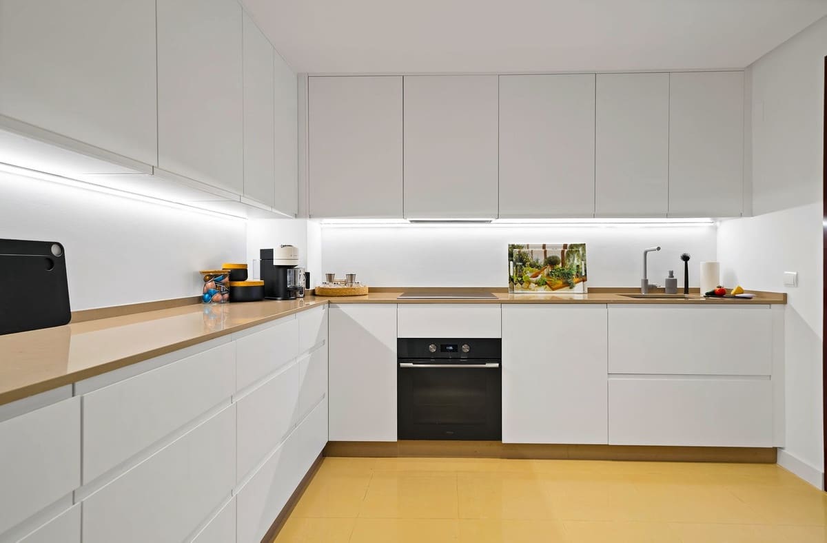 3 soverom Leilighet til salgs i Ojen med svømmebasseng garasje - € 499 000 (Ref: 9765324)