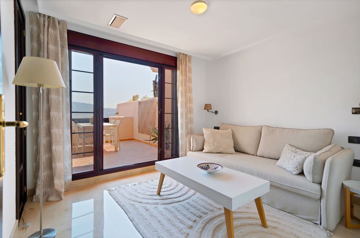 3 soverom Leilighet til salgs i Ojen med svømmebasseng garasje - € 499 000 (Ref: 9765324)