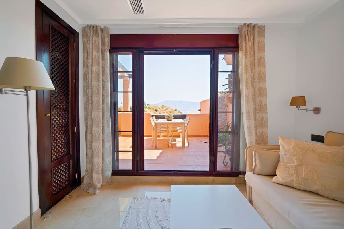 3 soverom Leilighet til salgs i Ojen med svømmebasseng garasje - € 499 000 (Ref: 9765324)