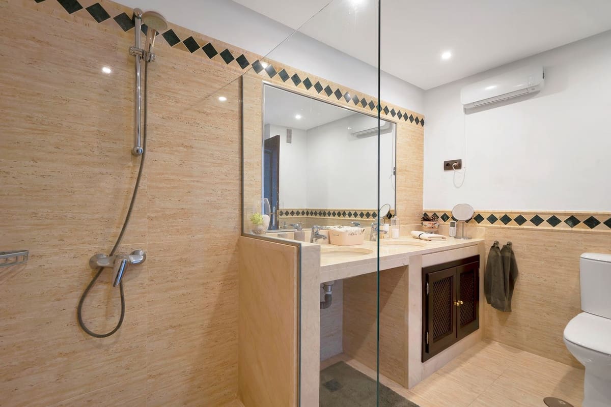 3 soverom Leilighet til salgs i Ojen med svømmebasseng garasje - € 499 000 (Ref: 9765324)