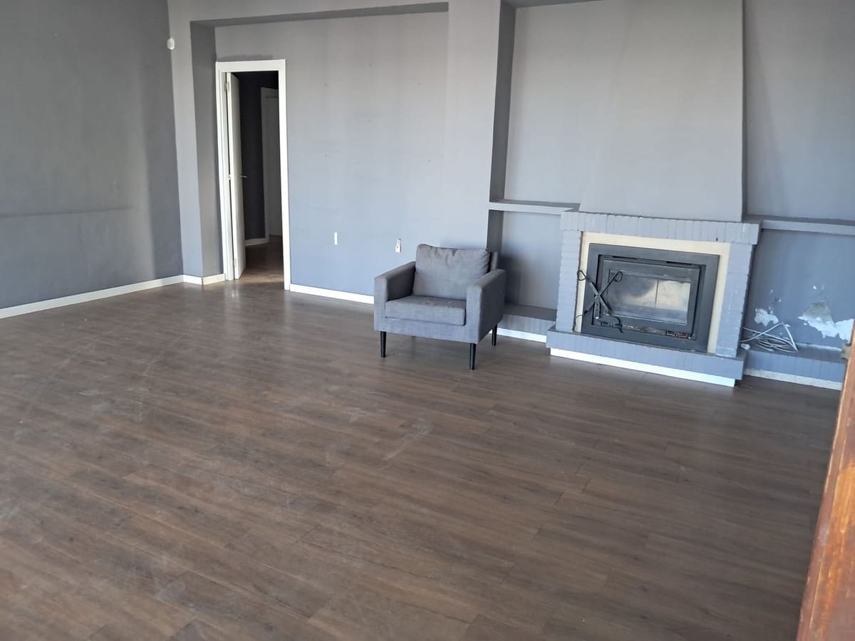 5 sypialnia Willa na sprzedaż w Estepona z basenem - 1 150 000 € (Ref: 9765326)