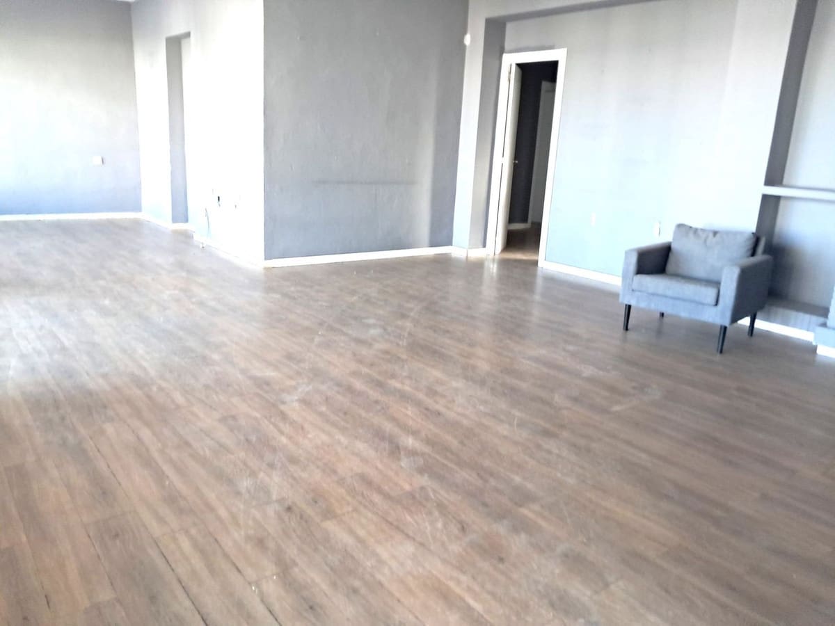 5 sypialnia Willa na sprzedaż w Estepona z basenem - 1 150 000 € (Ref: 9765326)