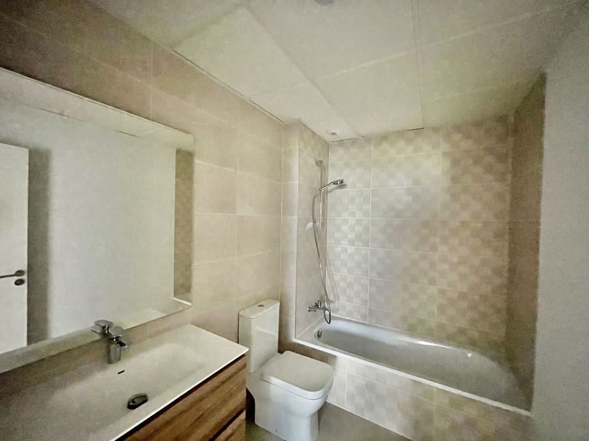 2 bedroom Flat for sale in Estepona with pool garage - € 635,000 (Ref: 9769136)