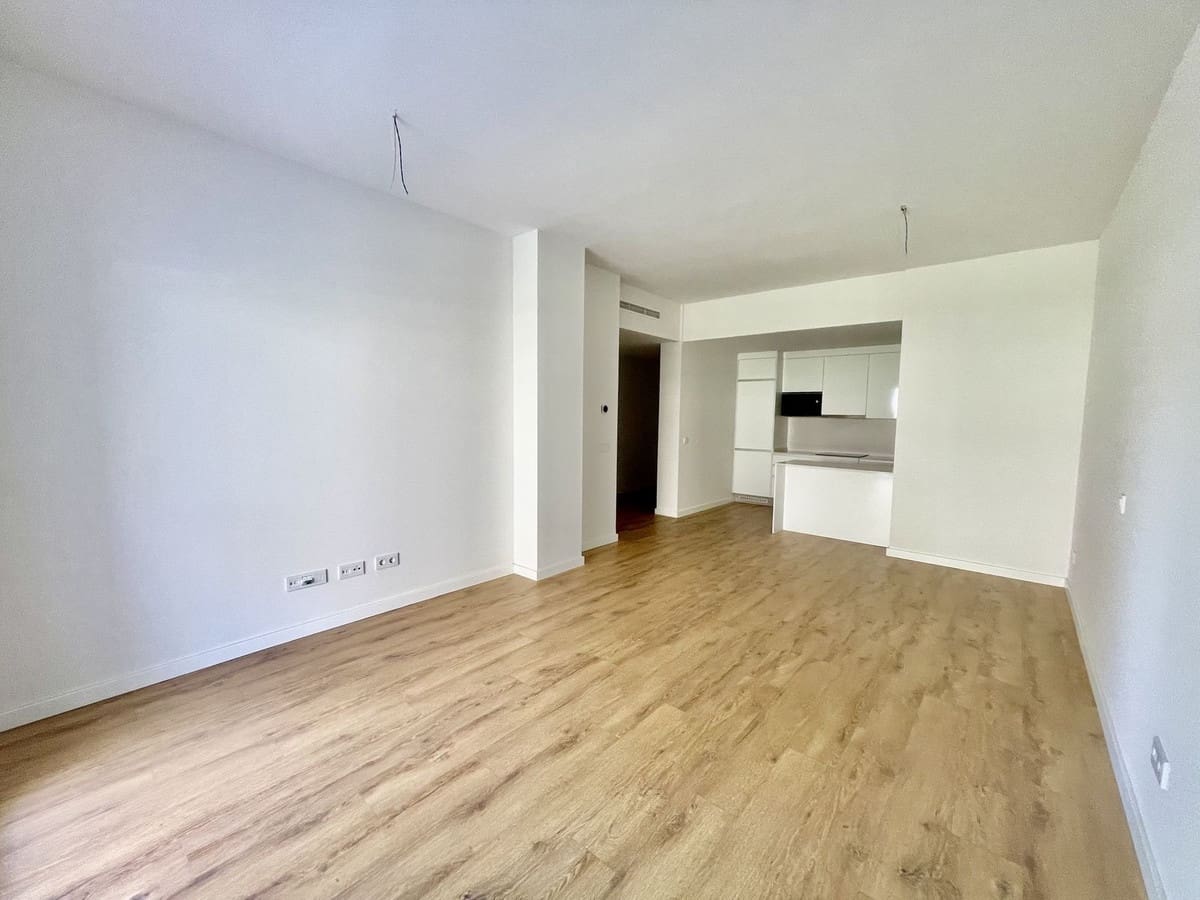 2 bedroom Flat for sale in Estepona with pool garage - € 635,000 (Ref: 9769136)