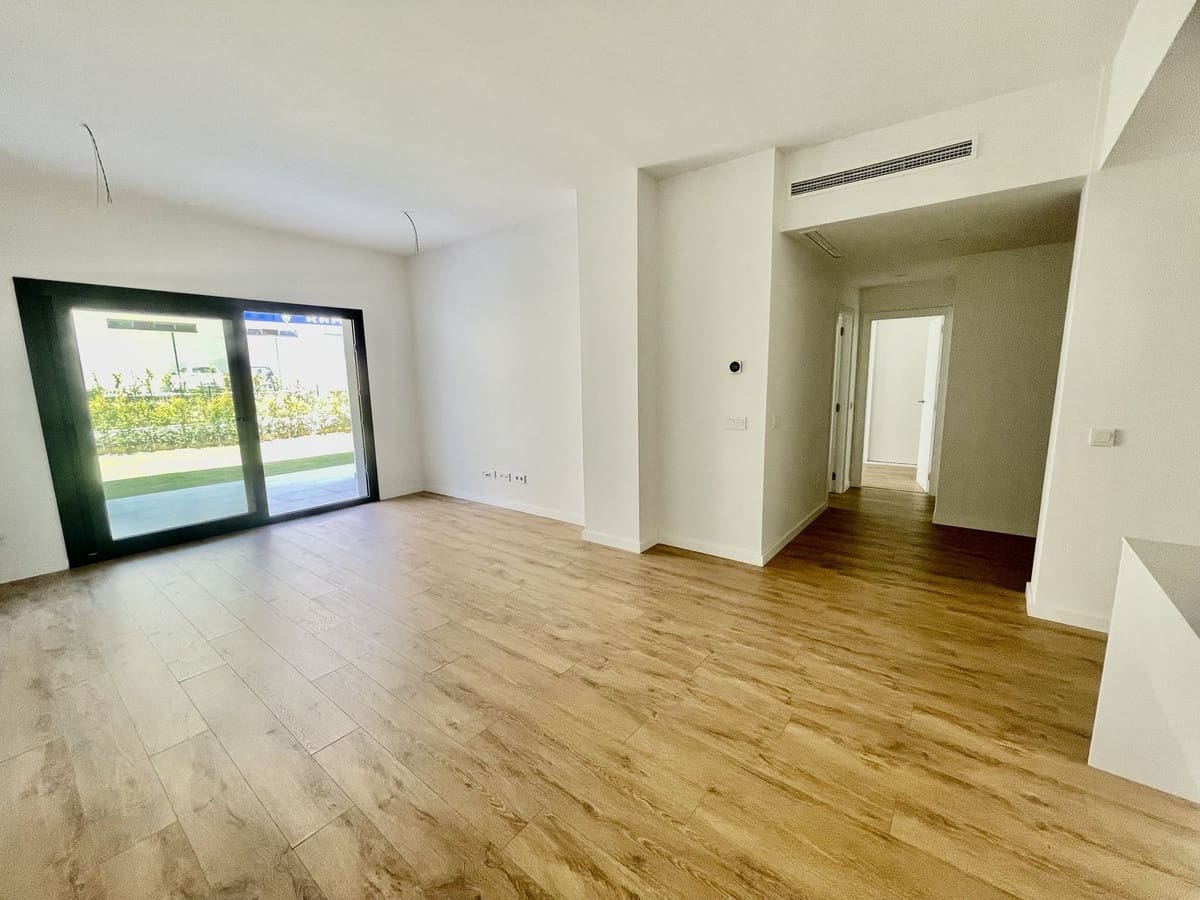 2 bedroom Flat for sale in Estepona with pool garage - € 635,000 (Ref: 9769136)