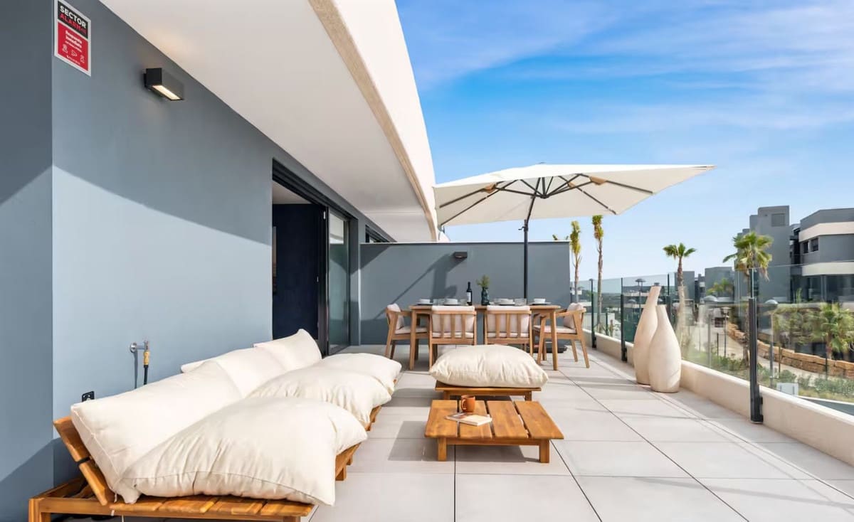 3 slaapkamer Flat te koop in New Golden Mile met zwembad garage - € 589.000 (Ref: 9773557)