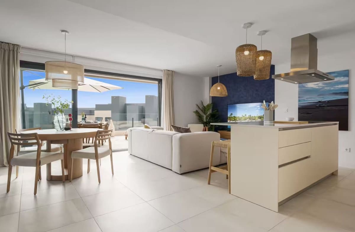 3 slaapkamer Flat te koop in New Golden Mile met zwembad garage - € 589.000 (Ref: 9773557)