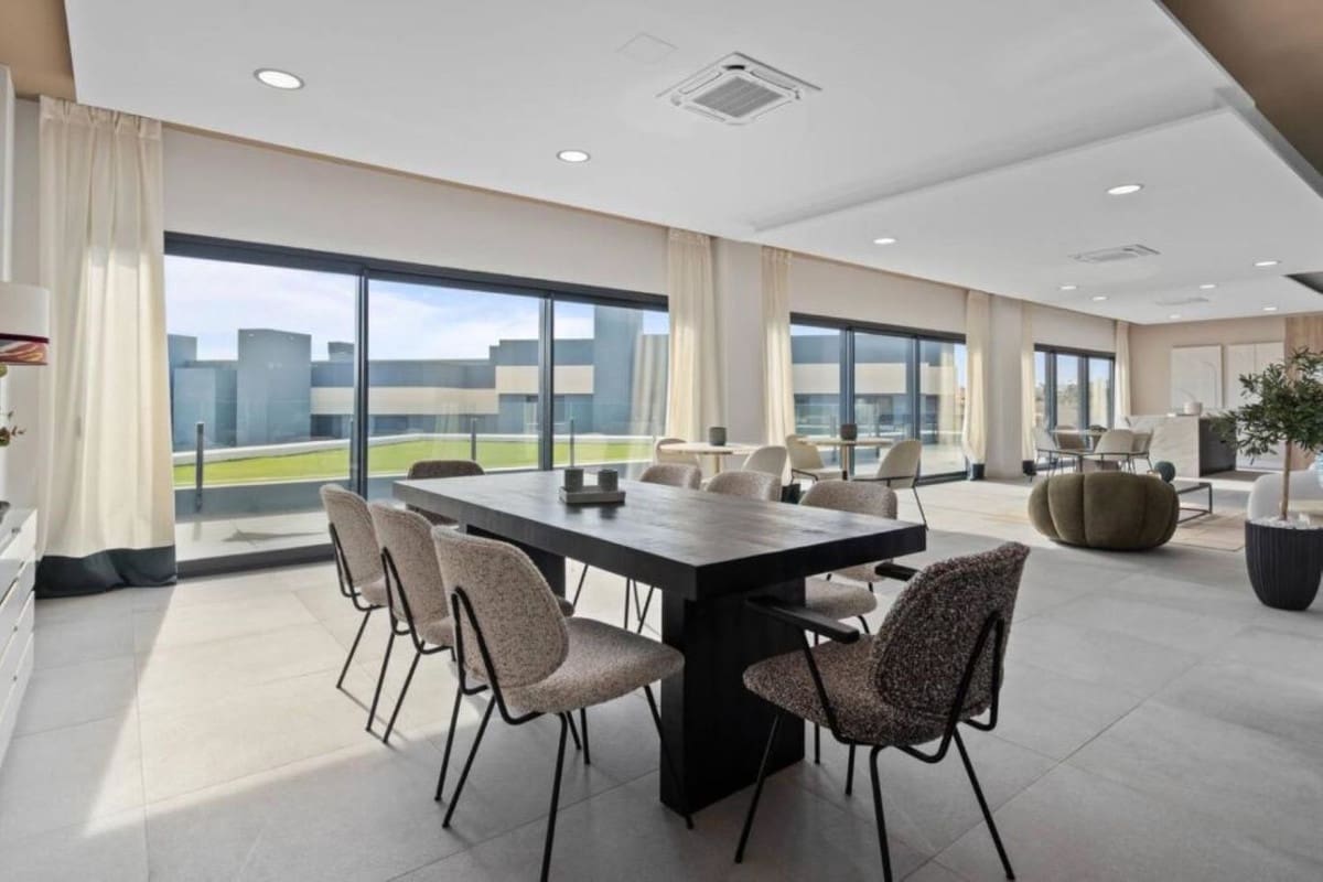 3 slaapkamer Flat te koop in New Golden Mile met zwembad garage - € 589.000 (Ref: 9773557)