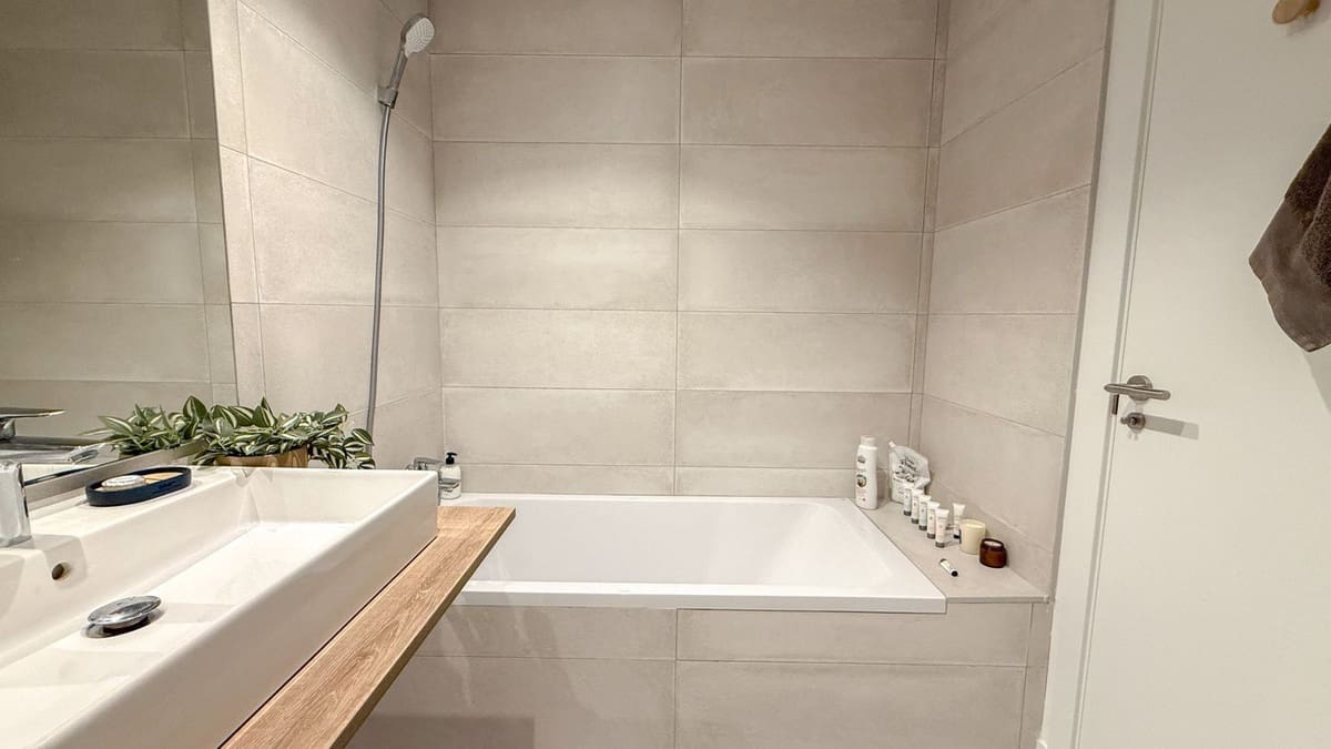 3 slaapkamer Flat te koop in New Golden Mile met zwembad garage - € 589.000 (Ref: 9773557)