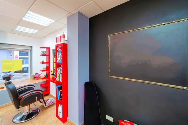 Commercieel te koop in San Pedro de Alcántara Pueblo, Marbella - € 189.000 (Ref: 9773558)