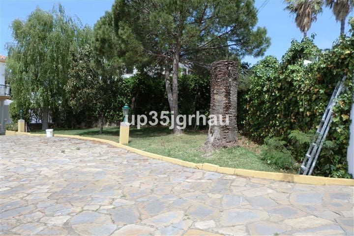 5 slaapkamer Villa te koop in Estepona met zwembad garage - € 1.499.900 (Ref: 9777147)