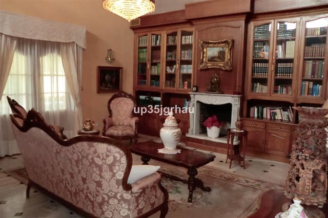 5 sypialnia Willa na sprzedaż w Estepona Pueblo, Estepona z basenem garażem - 1 499 900 € (Ref: 9777147)