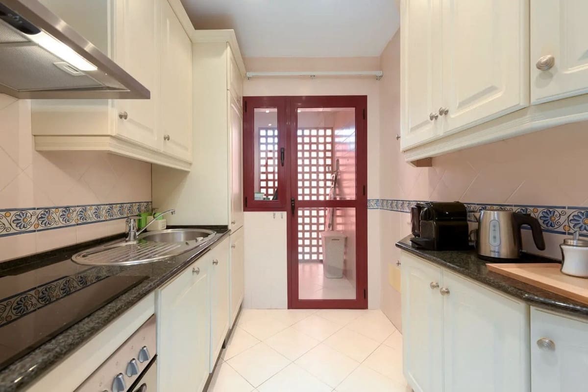 2 chambre Appartement à vendre à Marbella avec piscine garage - 549 000 € (Ref: 9785968)