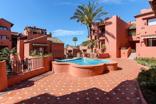 2 chambre Appartement à vendre à Santa María, Marbella avec piscine garage - 549 000 € (Ref: 9785968)