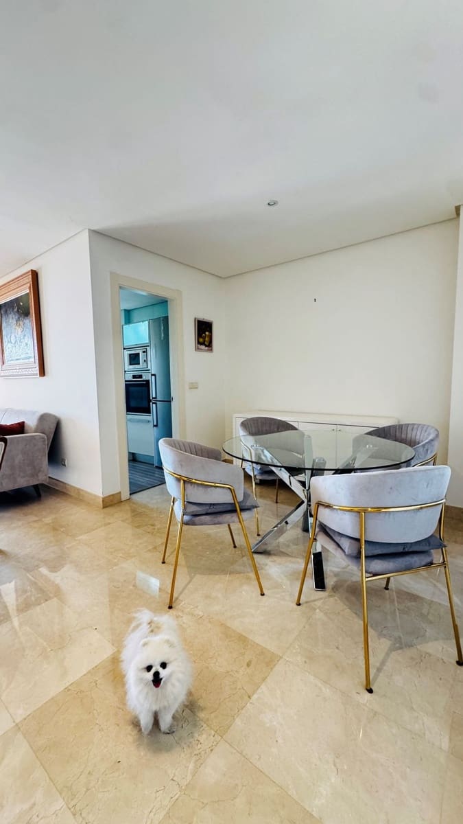 Piso de 2 habitaciones en Marbella en venta con garaje - 650.000 € (Ref: 9803772)