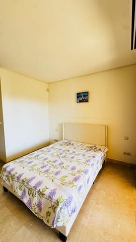 Piso de 2 habitaciones en Las Brisas, Marbella en venta con garaje - 650.000 € (Ref: 9803772)