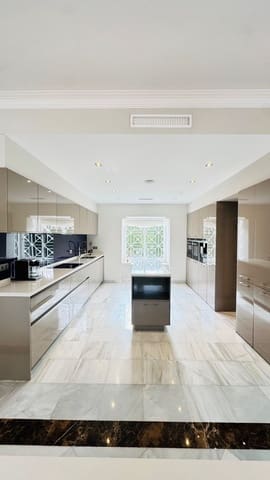 5 soverom Villa til salgs i Guadalmina Alta, Marbella med svømmebasseng garasje - € 2 500 000 (Ref: 9803773)