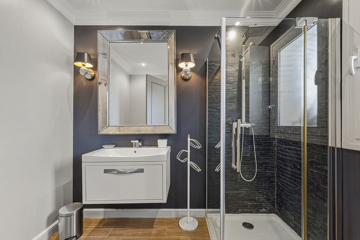 5 soverom Villa til salgs i Marbella med svømmebasseng garasje - € 2 500 000 (Ref: 9803773)