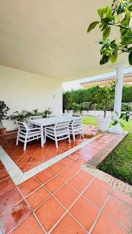 5 soverom Villa til salgs i Guadalmina Alta, Marbella med svømmebasseng garasje - € 2 500 000 (Ref: 9803773)