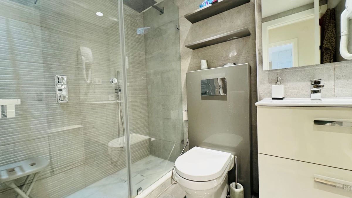 2 soveværelse Lejlighed til salg i Marbella med swimmingpool garage - € 890.000 (Ref: 9803774)