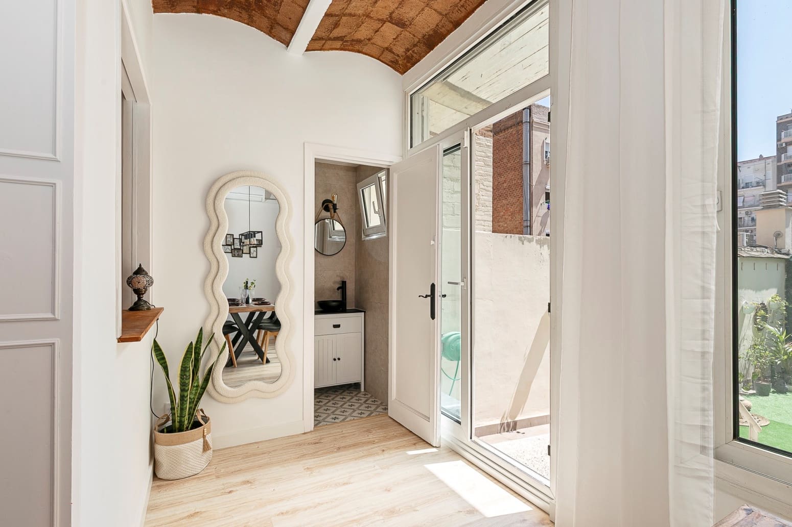 3 slaapkamer Flat te koop in Barcelona stad - € 689.000 (Ref: 9804881)