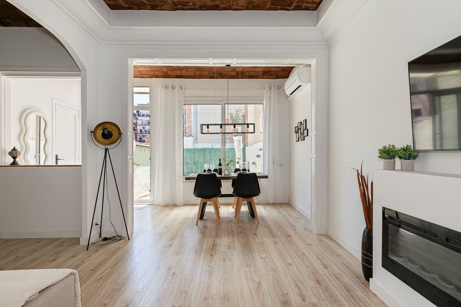 3 slaapkamer Flat te koop in Barcelona stad - € 689.000 (Ref: 9804881)