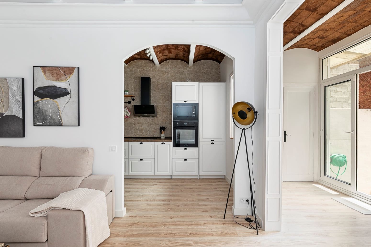 3 slaapkamer Flat te koop in Barcelona stad - € 689.000 (Ref: 9804881)