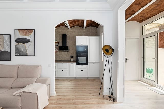 3 slaapkamer Flat te koop in El Fort Pienc, Barcelona stad - € 689.000 (Ref: 9804881)