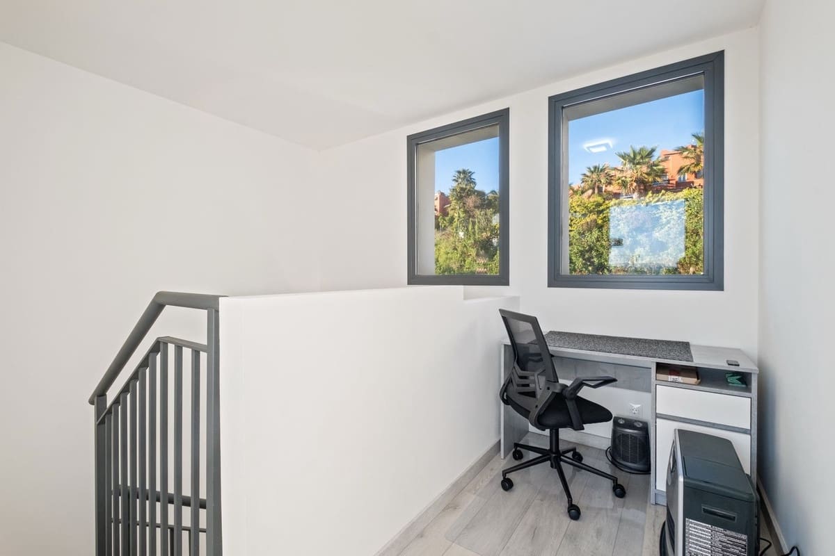 3 chambre Villa/Maison à vendre à Manilva avec piscine garage - 689 000 € (Ref: 9805292)