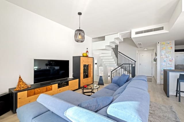 3 chambre Villa/Maison à vendre à San Luis de Sabinillas, Manilva avec piscine garage - 689 000 € (Ref: 9805292)