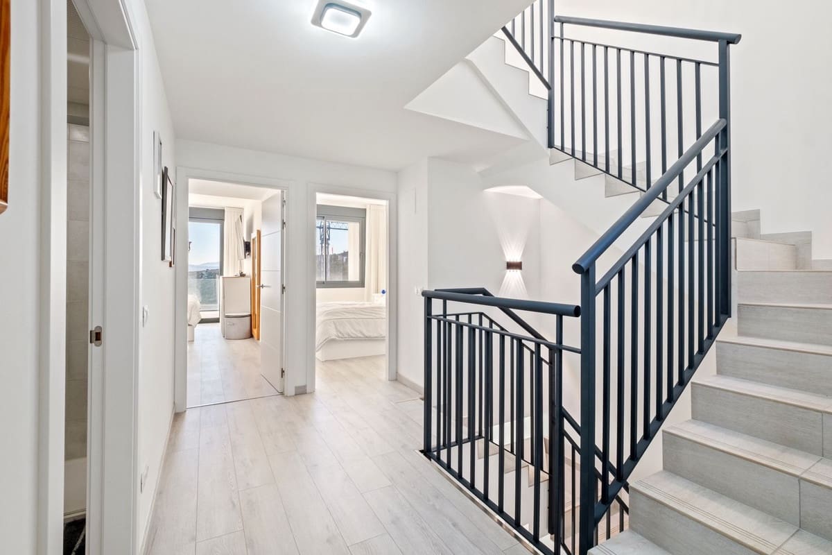 3 chambre Villa/Maison à vendre à Manilva avec piscine garage - 689 000 € (Ref: 9805292)