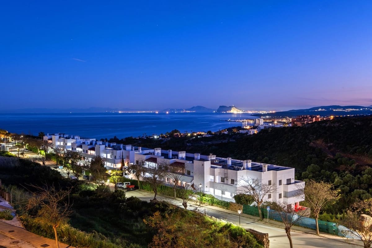 3 chambre Villa/Maison à vendre à Manilva avec piscine garage - 689 000 € (Ref: 9805292)