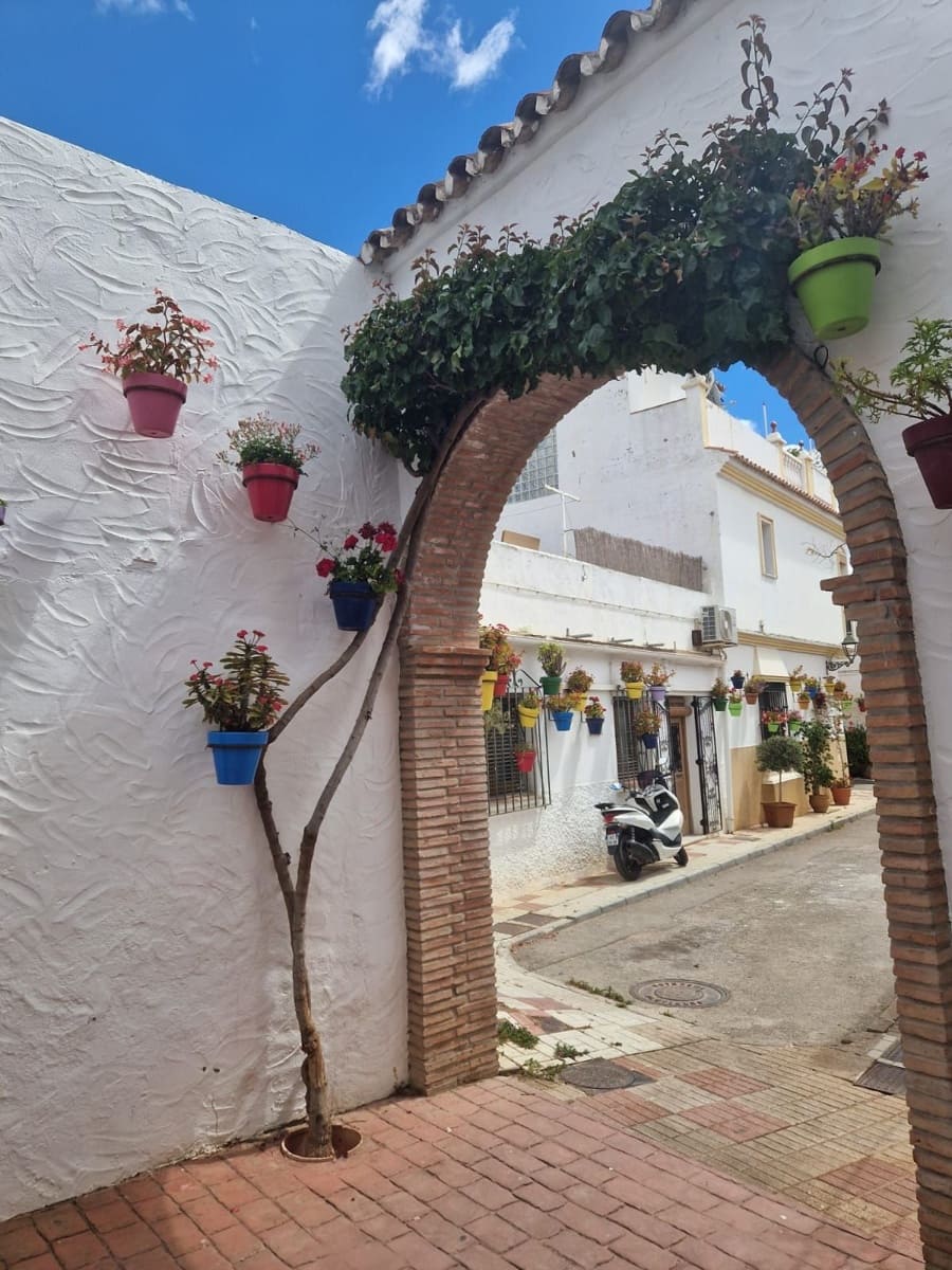 1 soverom Leilighet til salgs i Estepona med garasje - € 269 000 (Ref: 9805488)