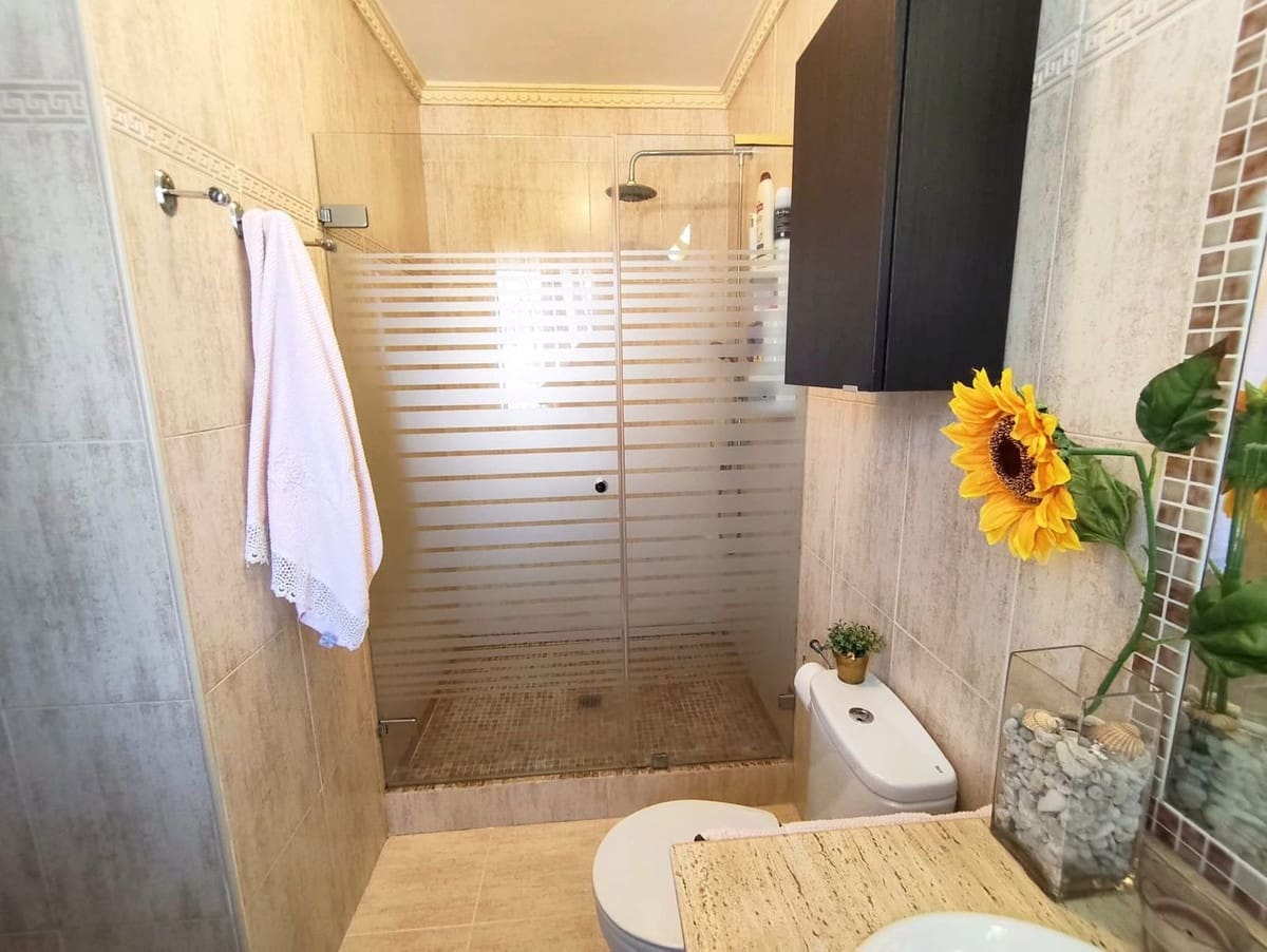 4 slaapkamer Flat te koop in Estepona met garage - € 625.000 (Ref: 9805615)