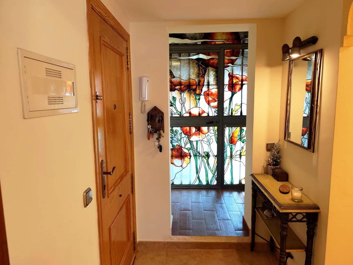 4 slaapkamer Flat te koop in Estepona met garage - € 625.000 (Ref: 9805615)