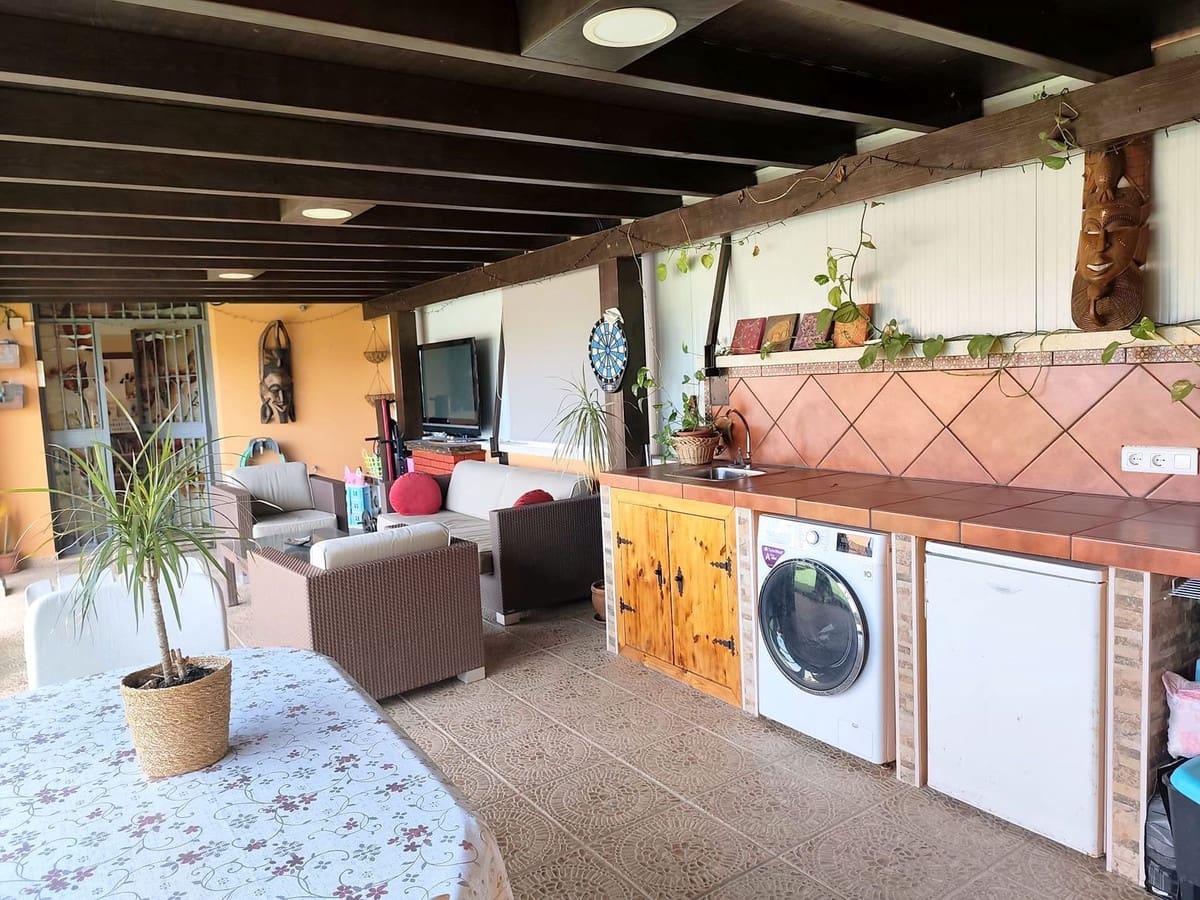4 slaapkamer Flat te koop in Estepona met garage - € 625.000 (Ref: 9805615)