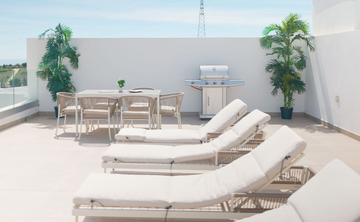 2 slaapkamer Flat te koop in Estepona met zwembad - € 620.000 (Ref: 9805617)