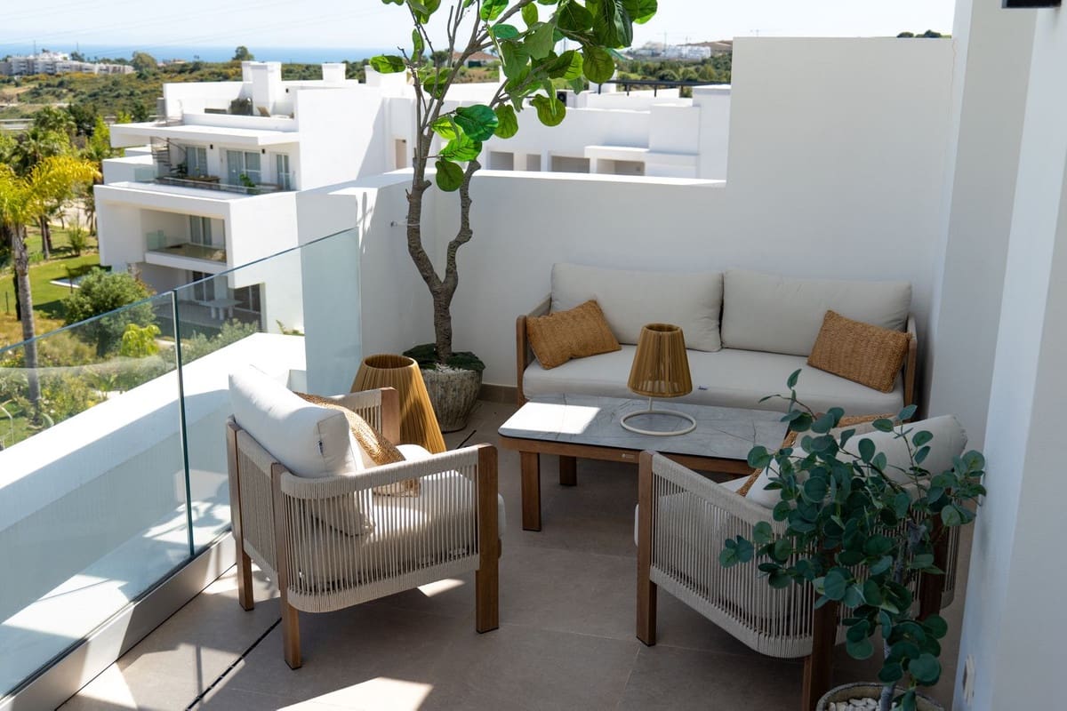 2 slaapkamer Flat te koop in Estepona met zwembad - € 620.000 (Ref: 9805617)