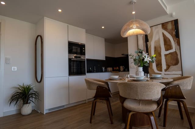 2 slaapkamer Flat te koop in Centro, Estepona met zwembad - € 620.000 (Ref: 9805617)