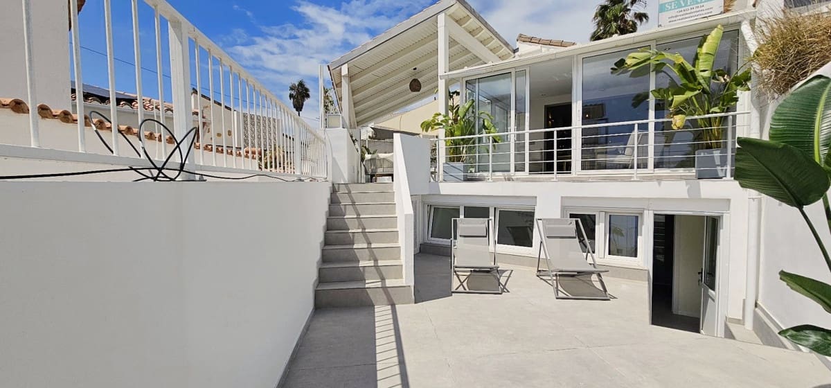 3 bedroom Villa for sale in Bahia Dorada with pool - € 1,190,000 (Ref: 9805792)