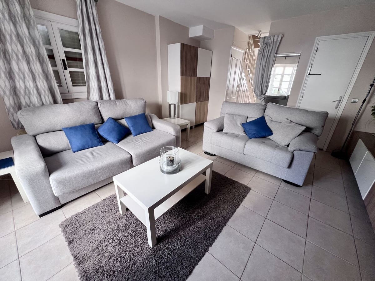 3 makuuhuone Huvila myytävänä paikassa Estepona mukana uima-altaan 
autotalli - 550 000 € (Ref: 9805793)